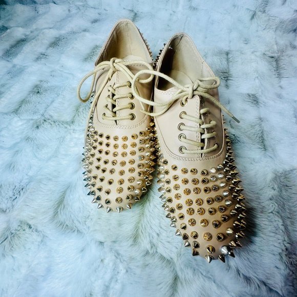 Cape Robbin Gold Spikey Dress Shoe - Picture 7 of 7